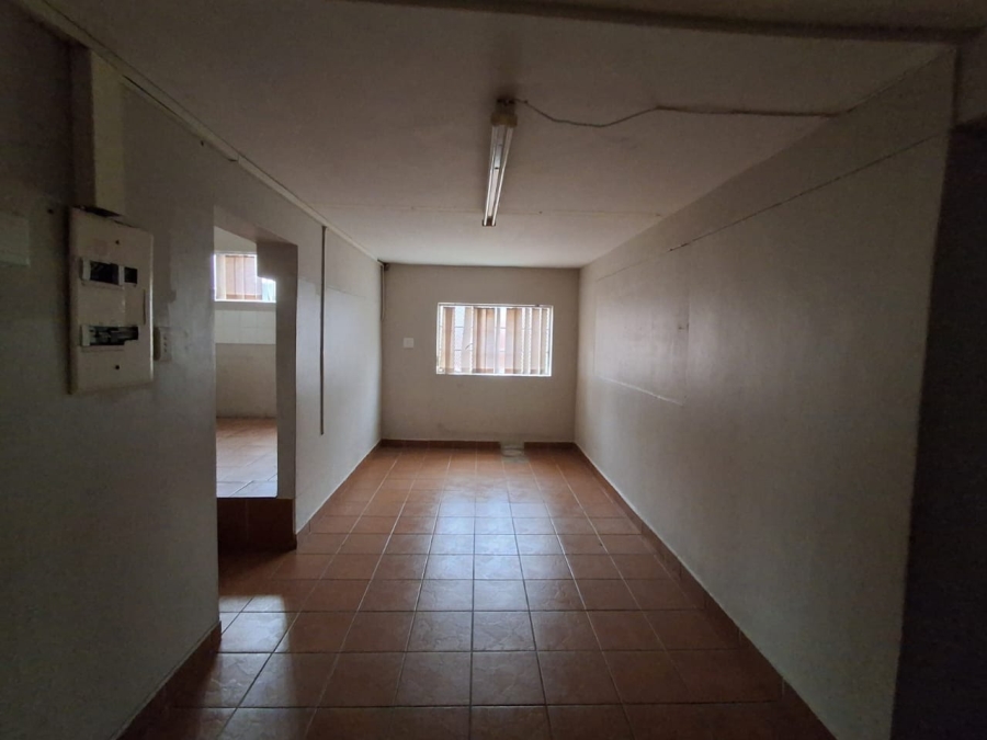 To Let commercial Property for Rent in Greenfields Eastern Cape
